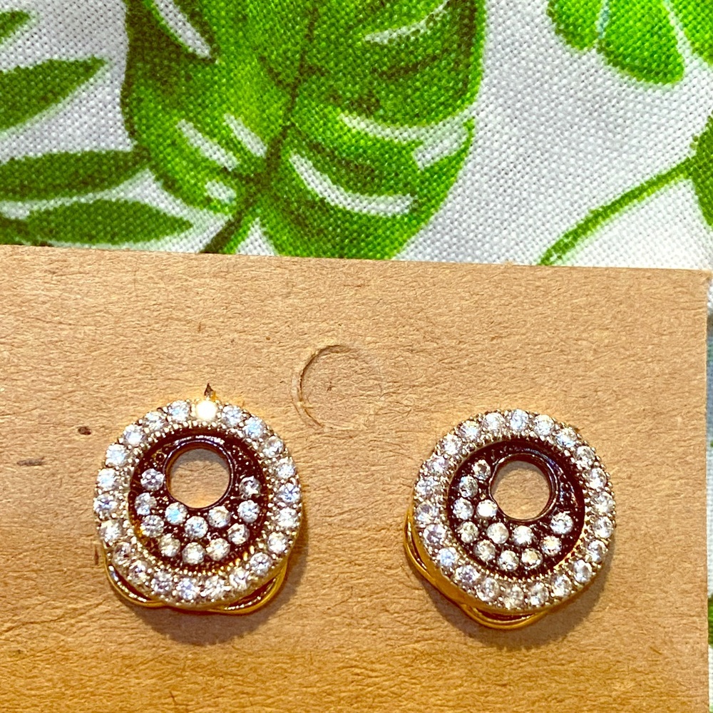 Rose gold toned stud